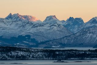 Vinterlys-Hederlig Omtale-Rolf-Romsdalsalpene
